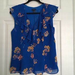 Ann Taylor size 6  V - neck ruffle trim blouse